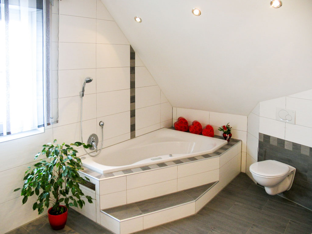 Küche & Bad - Traumbäder, die wir für Kunden umgesetzt haben